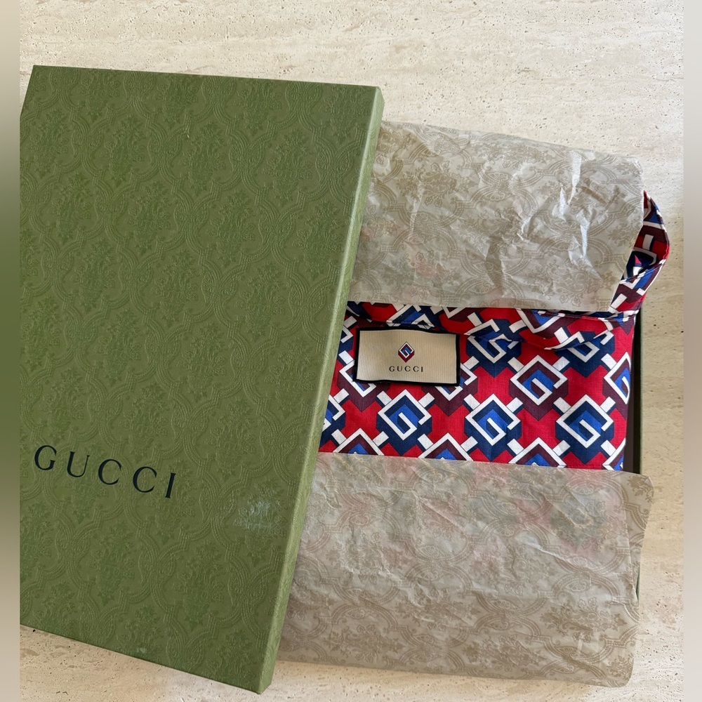 NWT GUCCI  G Geometric Travel Linen Garment Bag Minaudière  Unisex 27”x43” - Picture 3 of 16